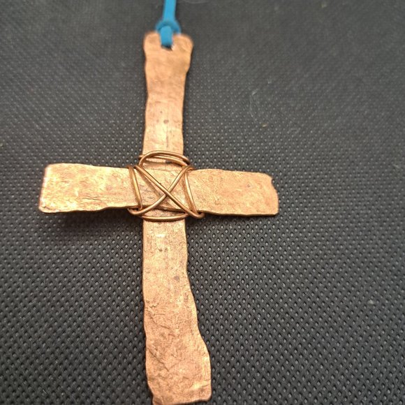 Upcycled Pendant from a copper wire hammered. Unique design - Picture 1 of 3